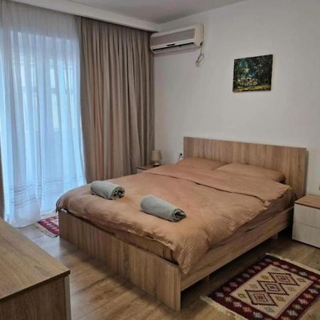 Апартаменты Kalpazo Myslym Shyri Тирана Экстерьер фото